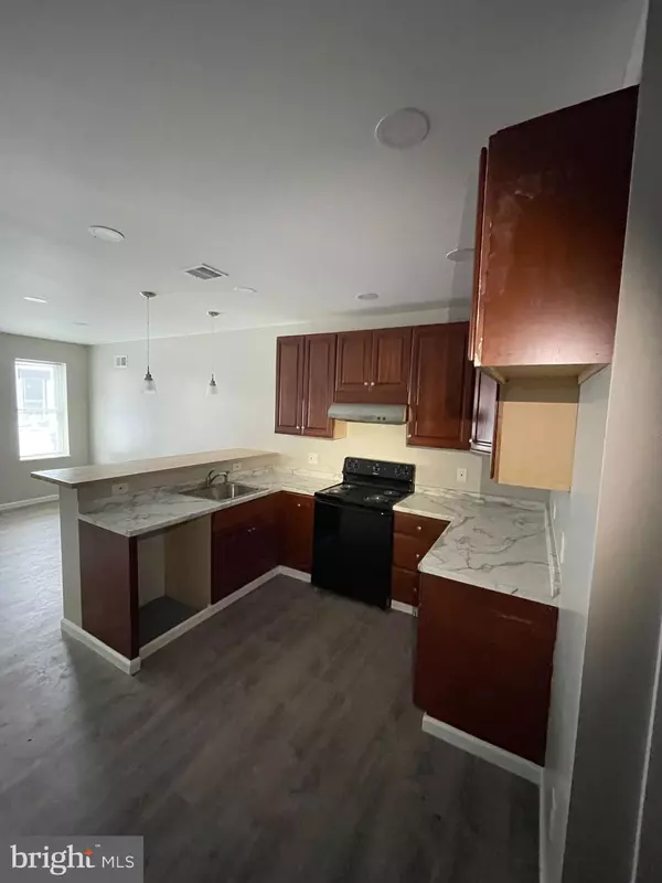 Philadelphia, PA 19140,1405 W PACIFIC ST