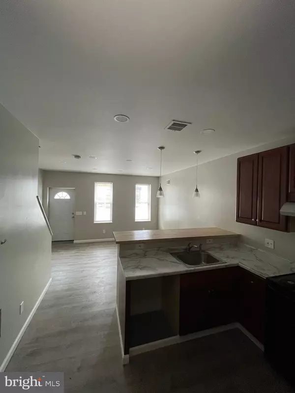 Philadelphia, PA 19140,1405 W PACIFIC ST