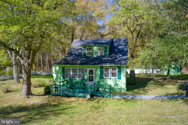 2097 COLES POINT RD, Hague, VA 22469