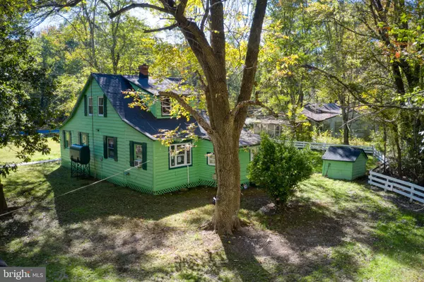 Hague, VA 22469,2097 COLES POINT RD