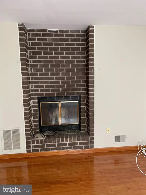 Lawrence Township, NJ 08648,6 HARRIS CT