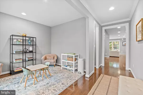 Fairfax, VA 22031,9091 BEAR BRANCH PL