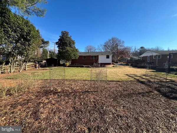 Vienna, VA 22180,401 MOOREFIELD RD SW