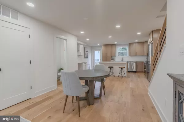 Alexandria, VA 22305,3107 MOSBY ST