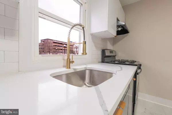 Trenton, NJ 08618,20 SPRING ST