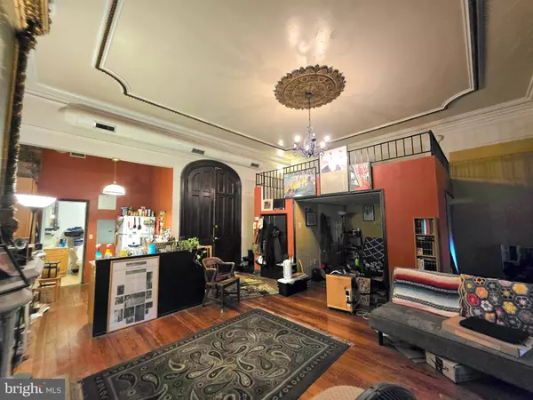 Philadelphia, PA 19146,1210 S BROAD ST #2F