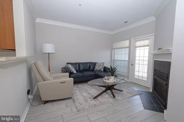 Alexandria, VA 22304,4854 EISENHOWER AVE #443