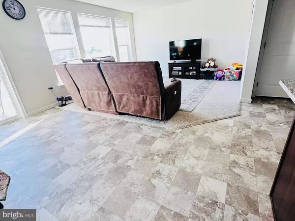 Carlisle, PA 17013,9 SHILLINGTON LANE