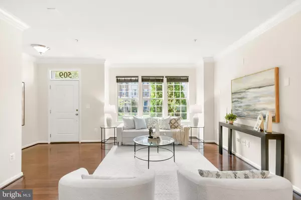 Oxon Hill, MD 20745,509 RAMPART WAY #19