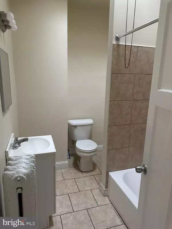 Philadelphia, PA 19124,2033 WILMOT ST