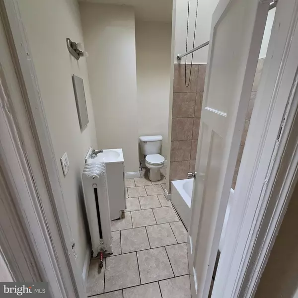 Philadelphia, PA 19124,2033 WILMOT ST