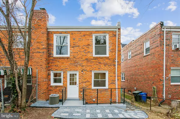 Washington, DC 20032,529 FOXHALL PL SE