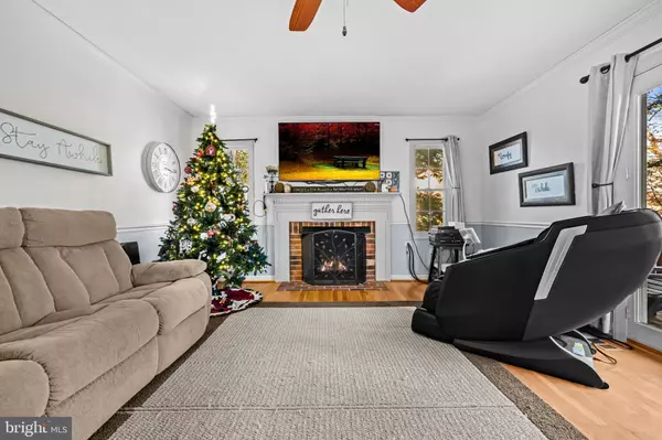 Dumfries, VA 22025,15985 COVE LN