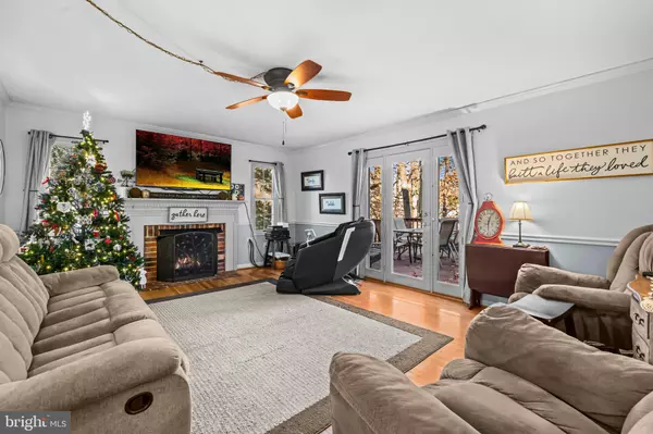 Dumfries, VA 22025,15985 COVE LN