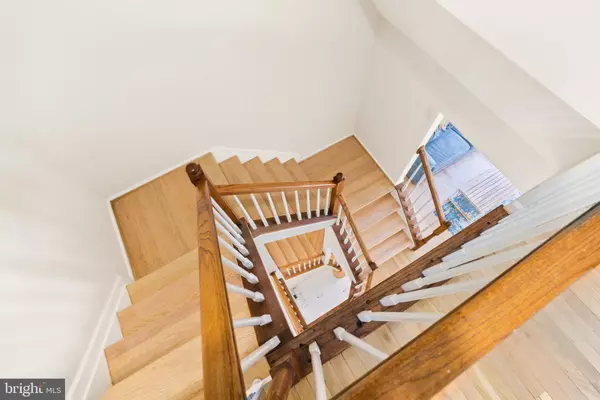 Bethesda, MD 20814,9821 TIFFANY HILL CT #71