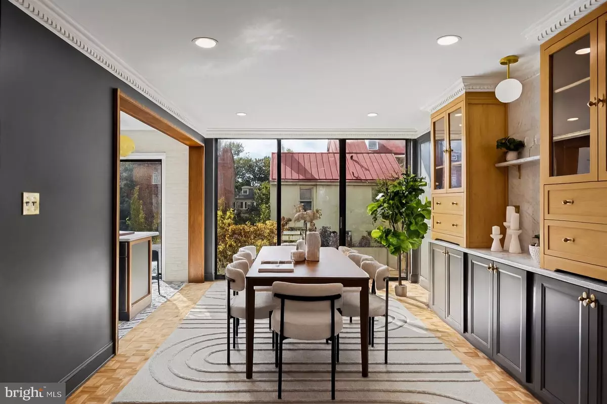 Philadelphia, PA 19106,242 LOCUST ST