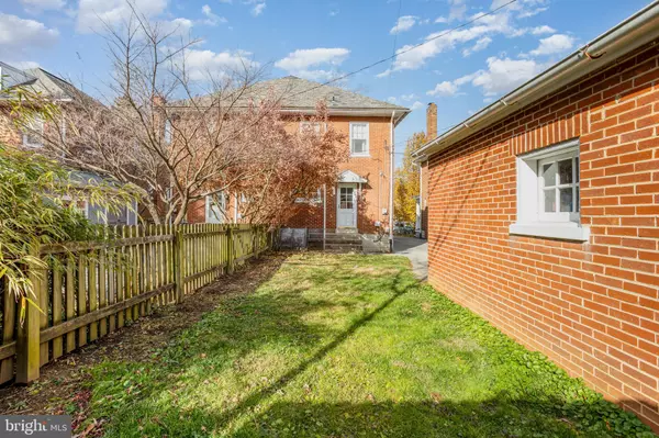 Lancaster, PA 17601,862 PLEASURE RD