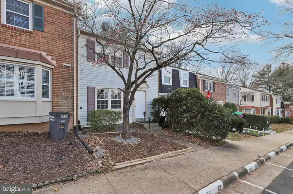 5037 HEAD CT, Fairfax, VA 22032