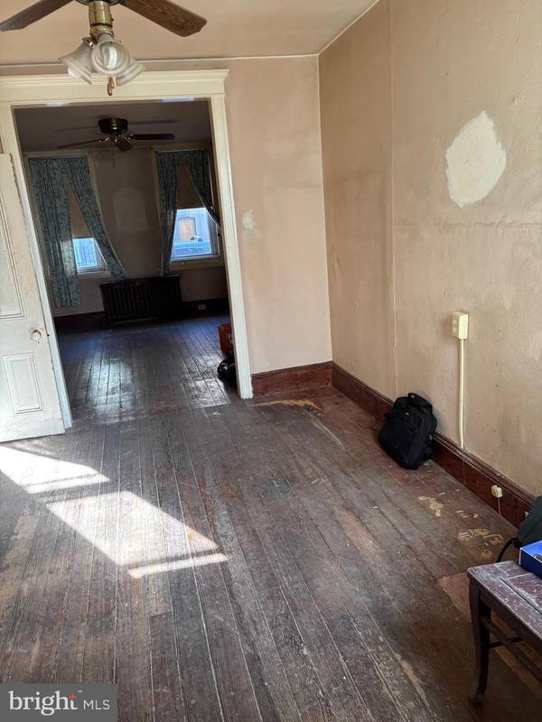 Philadelphia, PA 19147,906 GREENWICH ST