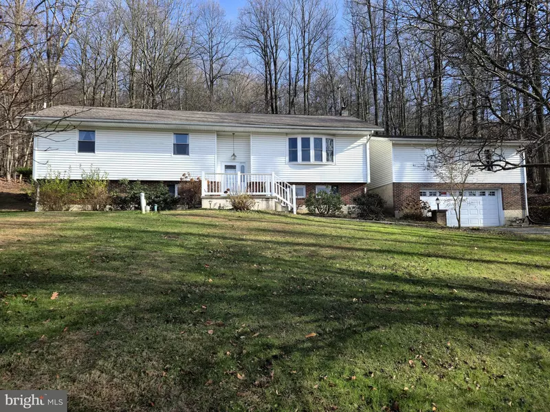169 DALE RD, Barto, PA 19504