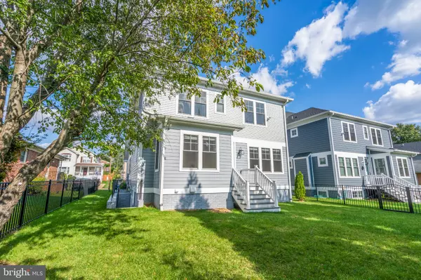 Arlington, VA 22207,1820 N DINWIDDIE ST