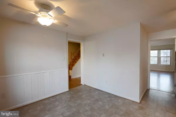 Springfield, VA 22153,8132 SLEEPY VIEW LN