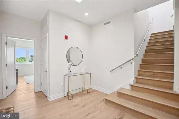 Washington, DC 20001,923 V ST NW #601