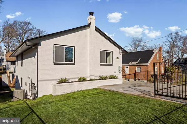 Capitol Heights, MD 20743,605 ELFIN AVE