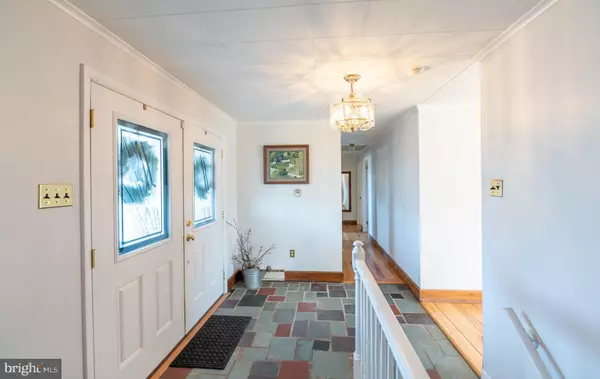 Honey Brook, PA 19344,929 N MANOR RD