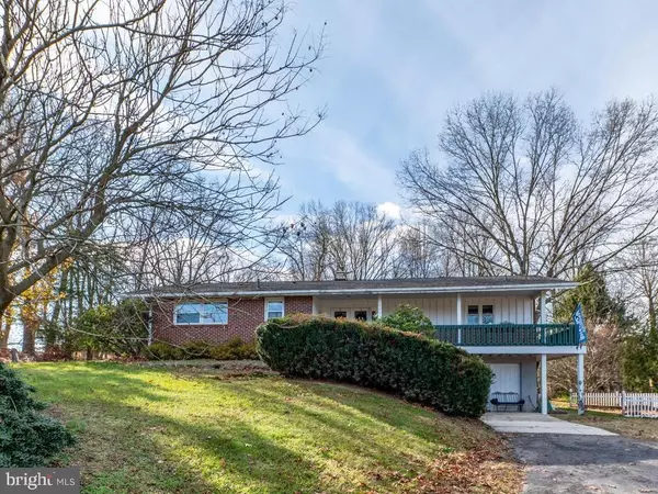 929 N MANOR RD, Honey Brook, PA 19344