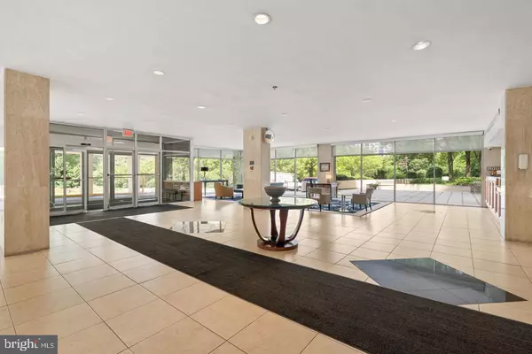 Rockville, MD 20852,10401 GROSVENOR PL #1704