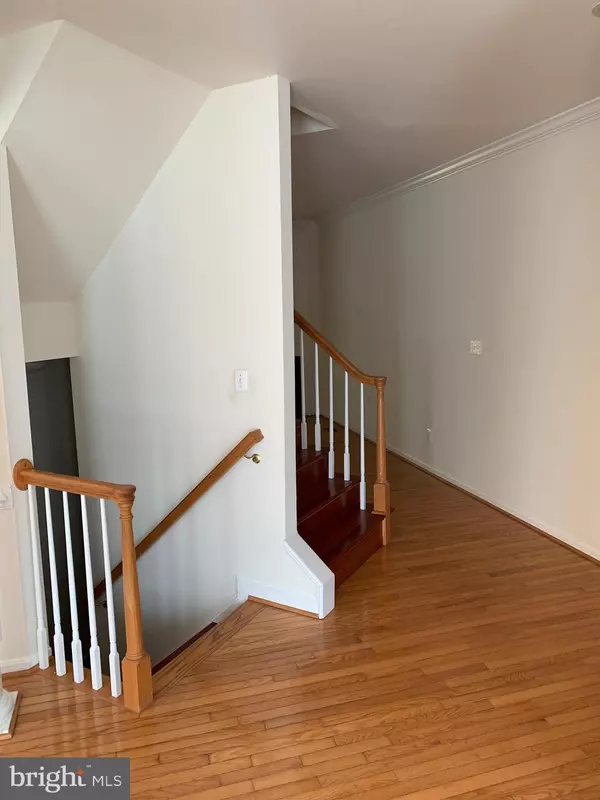 Vienna, VA 22180,106 SHEPHERDSON LN NE