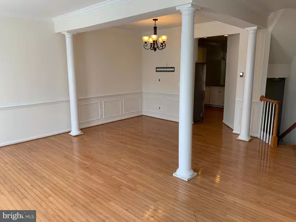 Vienna, VA 22180,106 SHEPHERDSON LN NE