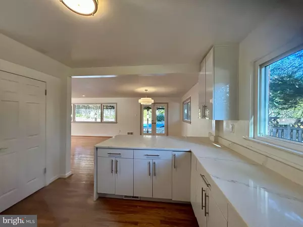 Kensington, MD 20895,4111 SAUL RD