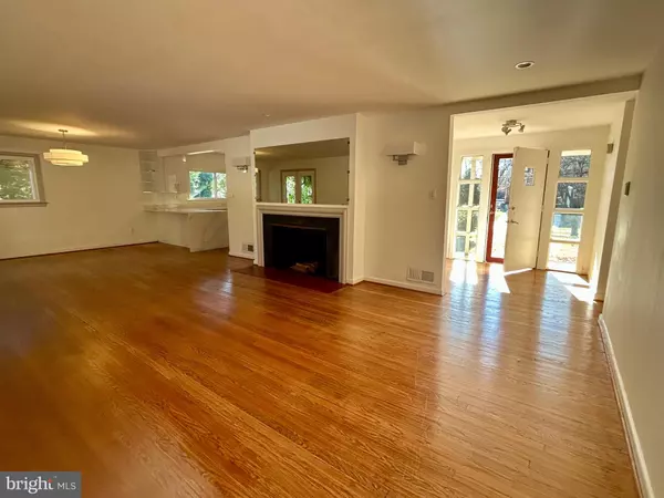 Kensington, MD 20895,4111 SAUL RD