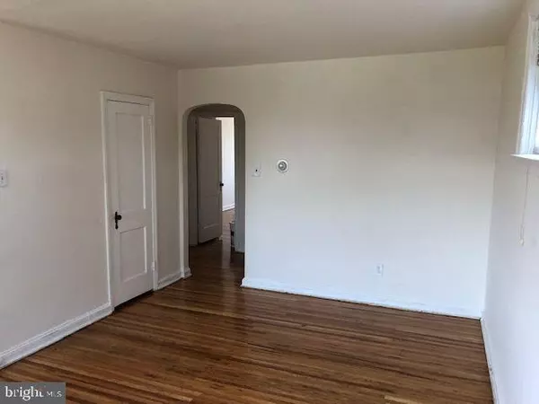 Drexel Hill, PA 19026,822-2ND FLOOR DERWYN RD