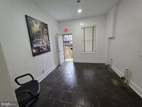 Washington, DC 20003,1210 PENNSYLVANIA AVE SE