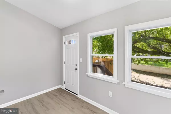 Baltimore, MD 21225,809 PONTIAC AVE