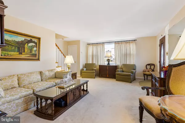 Crum Lynne, PA 19022,332 HOLLAND ST