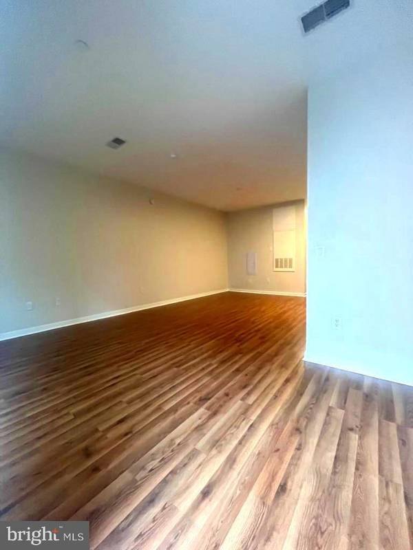 Philadelphia, PA 19106,401 RACE ST #D