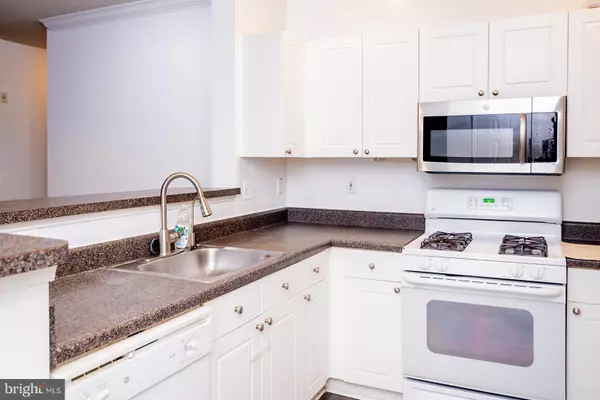 Fairfax, VA 22030,11373 ARISTOTLE DR #9-209