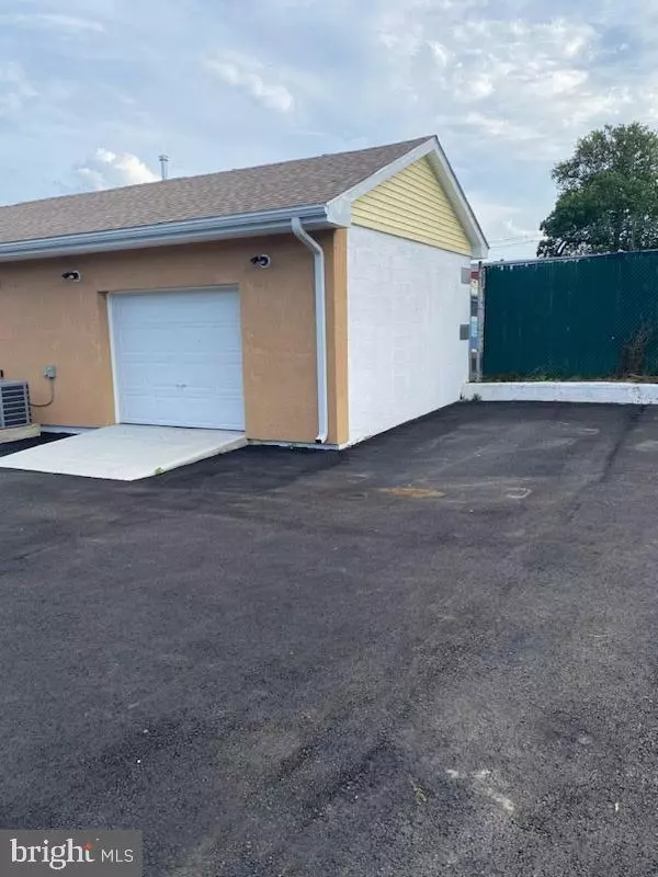 Trenton, NJ 08618,239 BERNARD ST