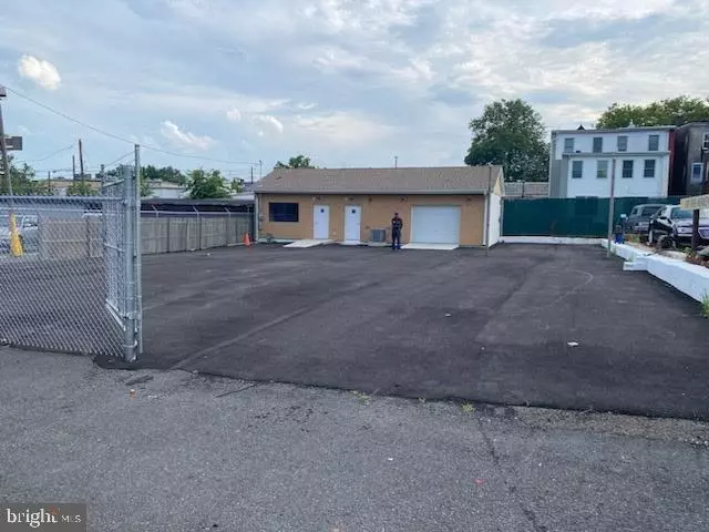 Trenton, NJ 08618,239 BERNARD ST