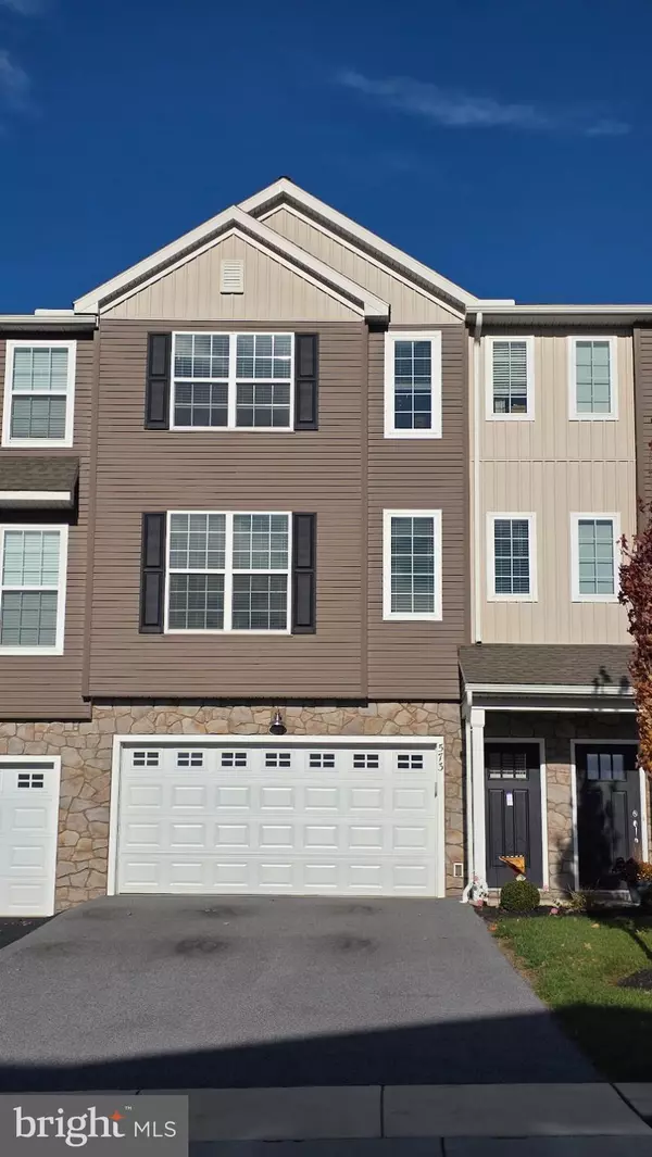 Mechanicsburg, PA 17055,573 BROOK SHIRE CT