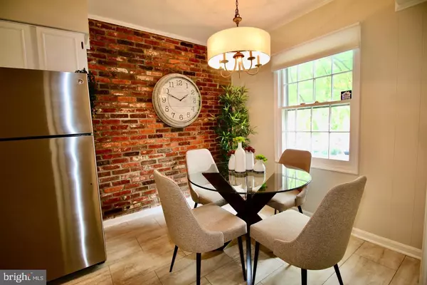 Springfield, VA 22152,5918 PRINCE GEORGE DR #313