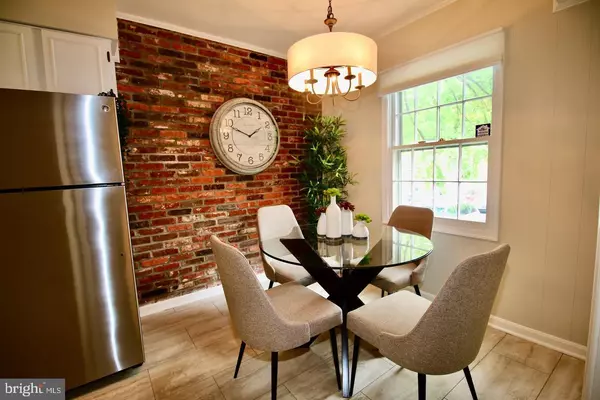 Springfield, VA 22152,5918 PRINCE GEORGE DR #313