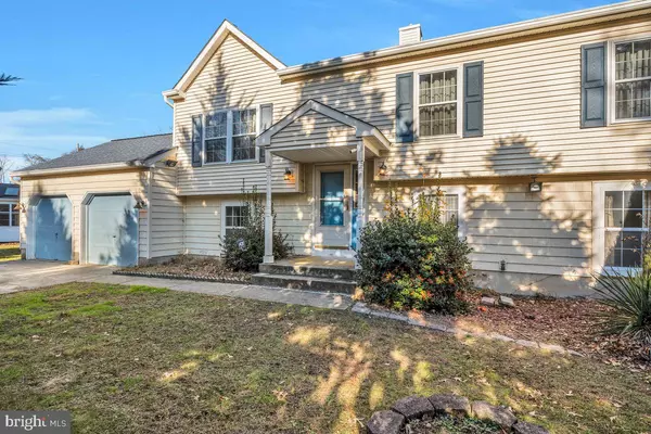 363 UPLAND AVE, Absecon, NJ 08205