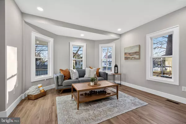 Paulsboro, NJ 08066,269 W BROAD ST