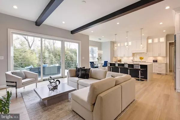 Vienna, VA 22180,125 CASMAR ST SE