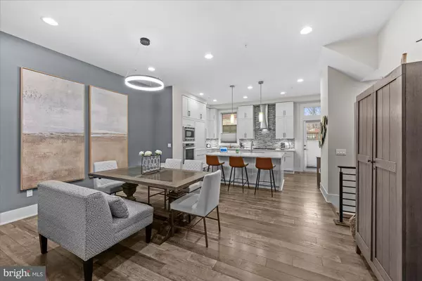 Bethesda, MD 20814,406 BARLOW PL